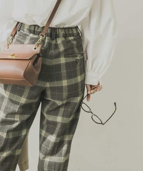 URBAN RESEARCH（アーバンリサーチ）の「チェックストレッチテーパードパンツ（その他パンツ・レディース・カーキ/アイボリー・38/36）」の10枚目の写真