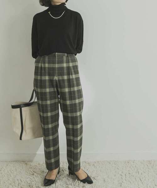 URBAN RESEARCH（アーバンリサーチ）の「チェックストレッチテーパードパンツ（その他パンツ・レディース・カーキ/アイボリー・38/36）」の11枚目の写真