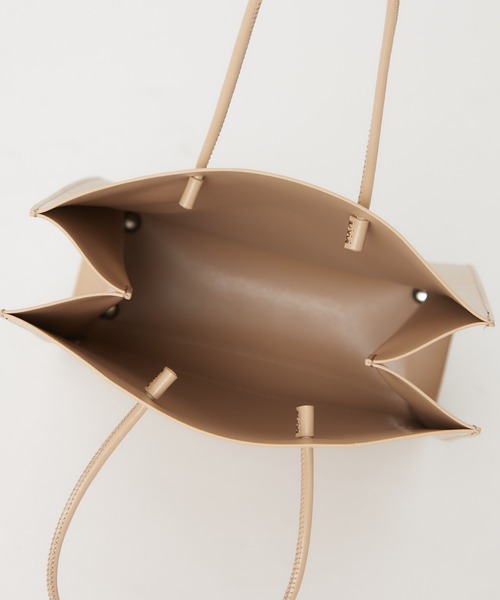 YAHKI（ヤーキ）の「#【YAHKI/ヤーキ】スクエアレザートートバッグ（トートバッグ・レディース・ブラック/ベージュ・FREE）」の7枚目の写真