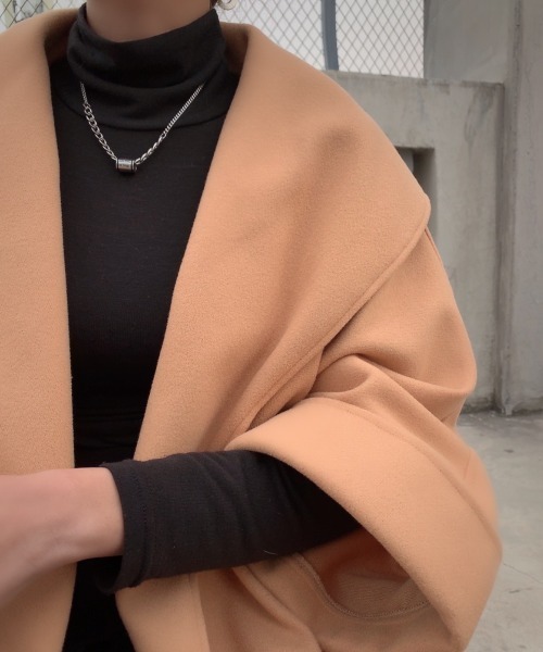 Diosfront（ディオスフロント）の「オーバーサイズチュニックポンチョコート（ポンチョ・レディース・アイボリー/モカ/カーキ/ネイビー/パープル/ブラック/ブラウン・FREE）」の4枚目の写真