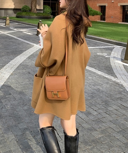 Diosfront（ディオスフロント）の「オーバーサイズチュニックポンチョコート（ポンチョ・レディース・アイボリー/モカ/カーキ/ネイビー/パープル/ブラック/ブラウン・FREE）」の10枚目の写真