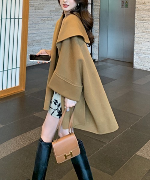 Diosfront（ディオスフロント）の「オーバーサイズチュニックポンチョコート（ポンチョ・レディース・アイボリー/モカ/カーキ/ネイビー/パープル/ブラック/ブラウン・FREE）」の15枚目の写真