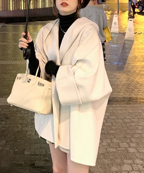 Diosfront（ディオスフロント）の「オーバーサイズチュニックポンチョコート（ポンチョ・レディース・アイボリー/モカ/カーキ/ネイビー/パープル/ブラック/ブラウン・FREE）」の14枚目の写真