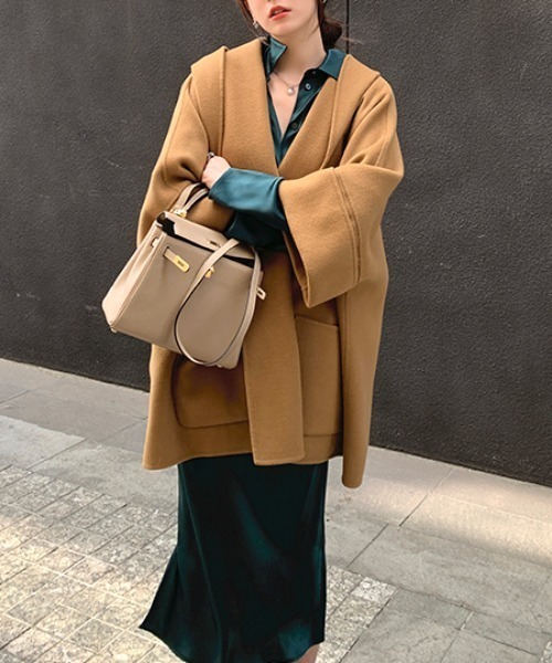 Diosfront（ディオスフロント）の「オーバーサイズチュニックポンチョコート（ポンチョ・レディース・アイボリー/モカ/カーキ/ネイビー/パープル/ブラック/ブラウン・FREE）」の16枚目の写真