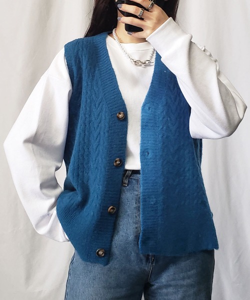 me+em select（ミームセレクト）の「【 7色展開 】レトロ風フロントボタンカラーニットベスト（ベスト・レディース・ホワイト/ブラック/ベージュ/カーキ/イエロー/オレンジ/ブルー/ブルーグレー・FREE）」の7枚目の写真