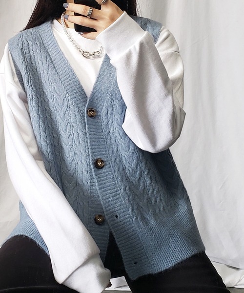 me+em select（ミームセレクト）の「【 7色展開 】レトロ風フロントボタンカラーニットベスト（ベスト・レディース・ホワイト/ブラック/ベージュ/カーキ/イエロー/オレンジ/ブルー/ブルーグレー・FREE）」の15枚目の写真