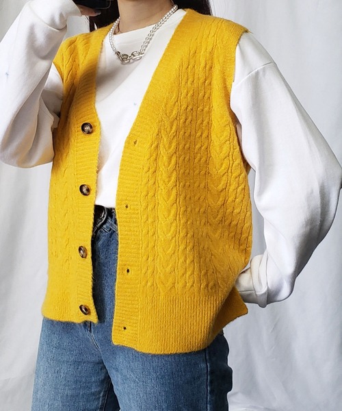 me+em select（ミームセレクト）の「【 7色展開 】レトロ風フロントボタンカラーニットベスト（ベスト・レディース・ホワイト/ブラック/ベージュ/カーキ/イエロー/オレンジ/ブルー/ブルーグレー・FREE）」の11枚目の写真