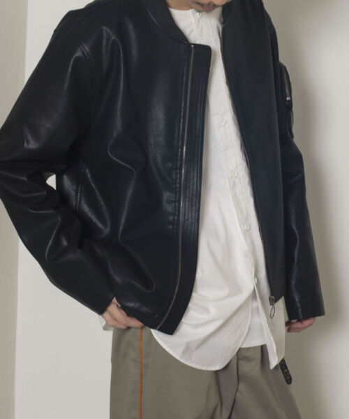 GLOSTER（グロスター）の「【GLOSTER/グロスター】フェイクレザー フライトジャケット（ライダースジャケット・メンズ・ブラック/ネイビー・MEDIUM/LARGE）」の3枚目の写真