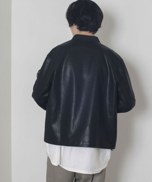 GLOSTER（グロスター）の「【GLOSTER/グロスター】フェイクレザー フライトジャケット（ライダースジャケット・メンズ・ブラック/ネイビー・MEDIUM/LARGE）」の6枚目の写真