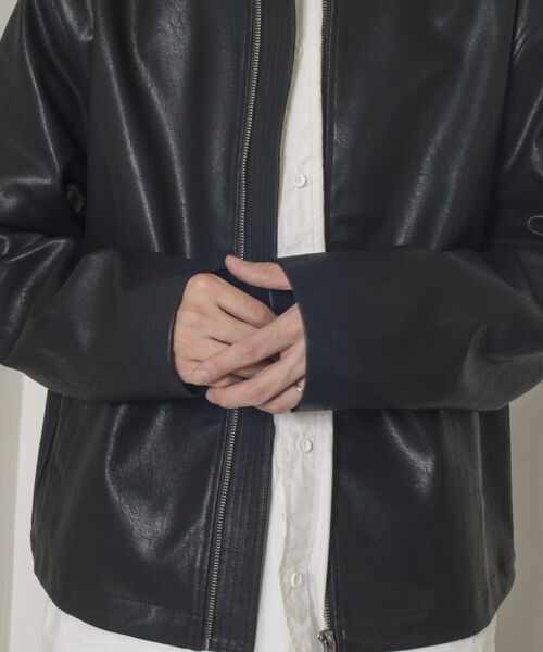 GLOSTER（グロスター）の「【GLOSTER/グロスター】フェイクレザー フライトジャケット（ライダースジャケット・メンズ・ブラック/ネイビー・MEDIUM/LARGE）」の9枚目の写真
