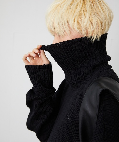 FEKETE(フェケテ)の「FEKETE MADE fkt LOGO TURTLE NECK KNIT(ニット/セーター・メンズ・ブラック/ピンク・MEDIUM/LARGE)」の3枚目の写真