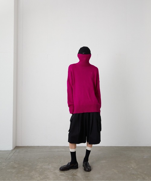 FEKETE(フェケテ)の「FEKETE MADE fkt LOGO TURTLE NECK KNIT(ニット/セーター・メンズ・ブラック/ピンク・MEDIUM/LARGE)」の5枚目の写真