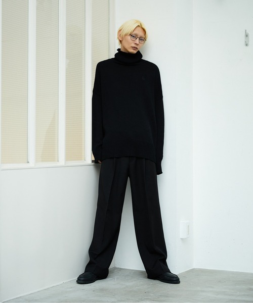 FEKETE(フェケテ)の「FEKETE MADE fkt LOGO TURTLE NECK KNIT(ニット/セーター・メンズ・ブラック/ピンク・MEDIUM/LARGE)」の7枚目の写真