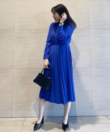 リボンタイ付きプリーツワンピース