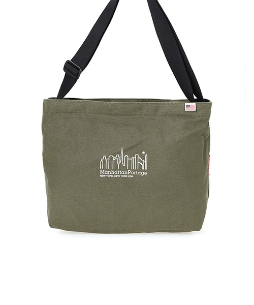 Manhattan Portage(マンハッタンポーテージ)の「Canvas Clearview Shoulder Bag Canvas 2021(ショルダーバッグ・メンズ・オリーブ/ベージュ/ダークネイビー・MEDIUM)」の6枚目の写真