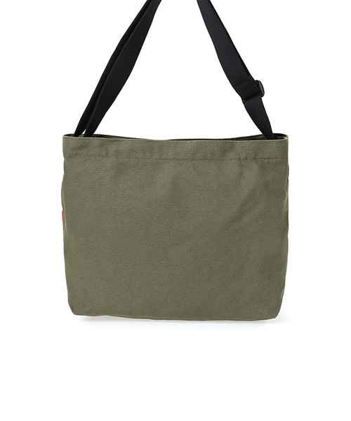 Manhattan Portage(マンハッタンポーテージ)の「Canvas Clearview Shoulder Bag Canvas 2021(ショルダーバッグ・メンズ・オリーブ/ベージュ/ダークネイビー・MEDIUM)」の4枚目の写真