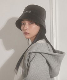 フェイクレザーロゴバケットハット