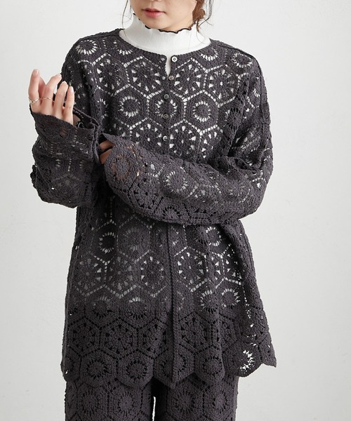 PUAL CE CIN(ピュアルセシン)の「太糸レース編み2WAYロングスリーブチュニック(シャツ/ブラウス・レディース・ホワイト/チャコール/キナリ・FREE)」の1枚目の写真