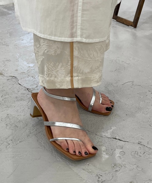 CAPRICIEUX LE'MAGE（カプリシューレマージュ）の「ヌーディーストラップサンダル（サンダル・レディース・ブラック/シルバー・24.5/23.5）」の11枚目の写真