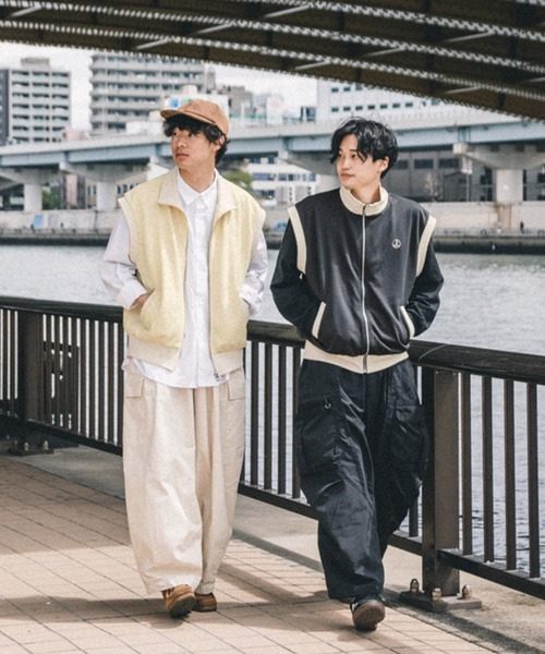 anown（アノン）の「ロゴ刺繍入り裏毛ジップアップベスト【ファッションインフルエンサー三木克海&すけ×anown限定コラボ 】（ベスト・メンズ・オフホワイト/スミクロ・FREE）」の13枚目の写真