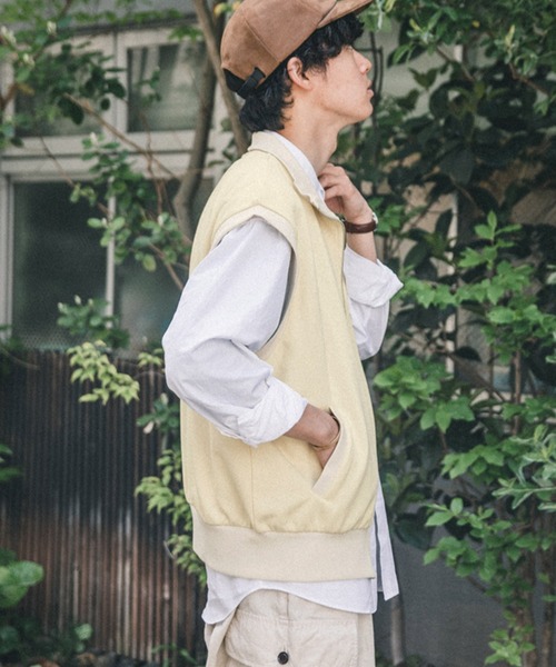 anown（アノン）の「ロゴ刺繍入り裏毛ジップアップベスト【ファッションインフルエンサー三木克海&すけ×anown限定コラボ 】（ベスト・メンズ・オフホワイト/スミクロ・FREE）」の18枚目の写真