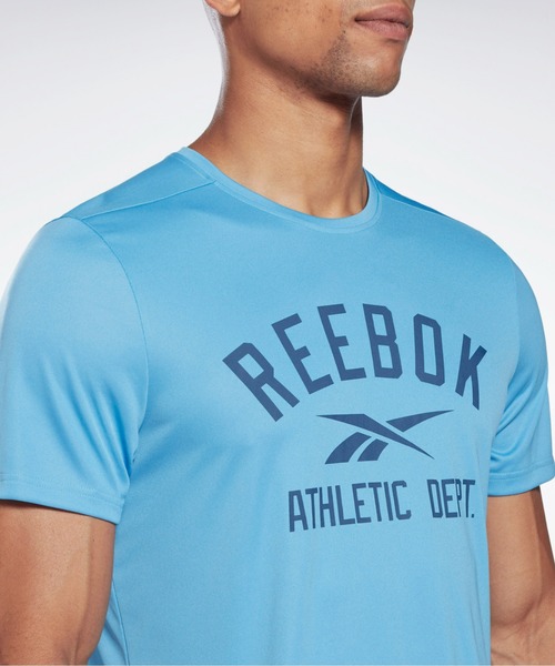 Reebok(リーボック)の「ワークアウト レディ グラフィック Tシャツ / Workout Ready Graphic T-Shirt /(Tシャツ/カットソー・メンズ・スカイブルー・SMALL/XXX-LARGE/LARGE/MEDIUM/X-LARGE/XX-LARGE/X-SMALL)」の5枚目の写真