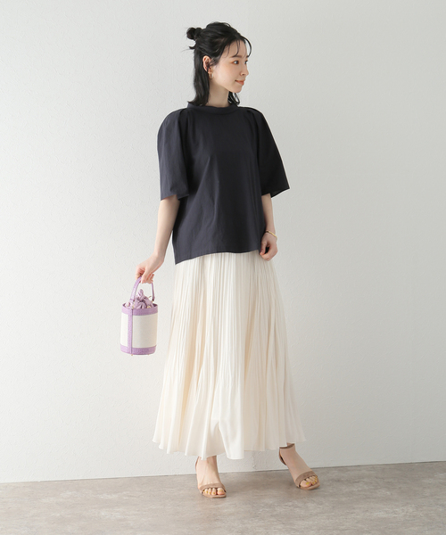 La TOTALITE(ラトータリテ)の「コットンコードボイルロールネックブラウス(シャツ/ブラウス・レディース・バーガンディー/ブラック・FREE)」の21枚目の写真