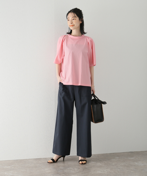 La TOTALITE(ラトータリテ)の「コットンコードボイルロールネックブラウス(シャツ/ブラウス・レディース・バーガンディー/ブラック・FREE)」の3枚目の写真