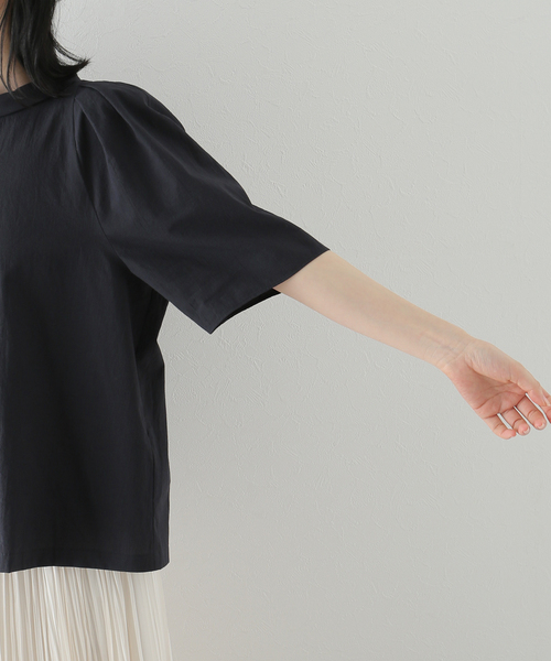 La TOTALITE(ラトータリテ)の「コットンコードボイルロールネックブラウス(シャツ/ブラウス・レディース・バーガンディー/ブラック・FREE)」の11枚目の写真