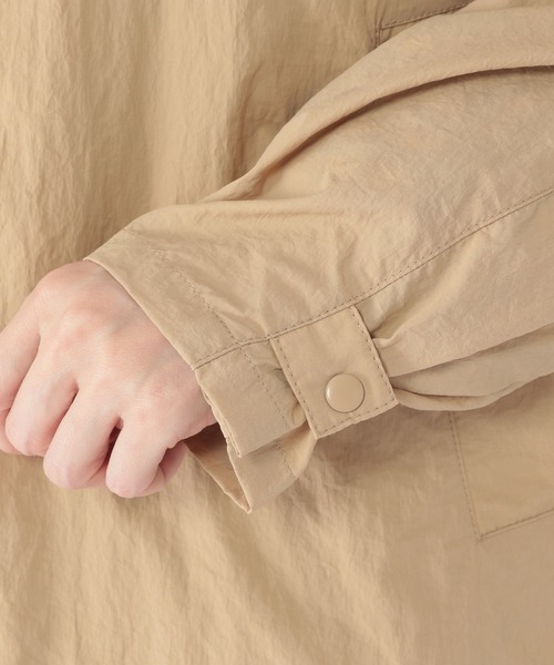 studio CLIP（スタディオクリップ）の「【撥水/ポケッタブル】レジャーバイカラーマウンテンパーカー（マウンテンパーカー・レディース・ベージュ/カーキ/ブラウン/ピンク・FREE）」の13枚目の写真