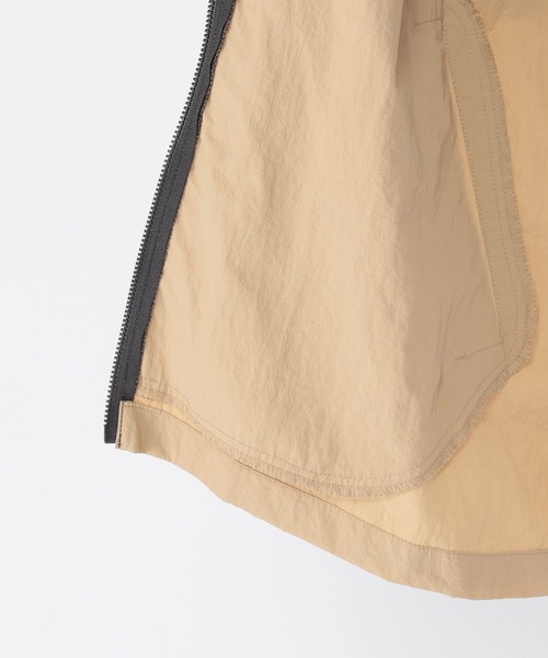 studio CLIP（スタディオクリップ）の「【撥水/ポケッタブル】レジャーバイカラーマウンテンパーカー（マウンテンパーカー・レディース・ベージュ/カーキ/ブラウン/ピンク・FREE）」の11枚目の写真