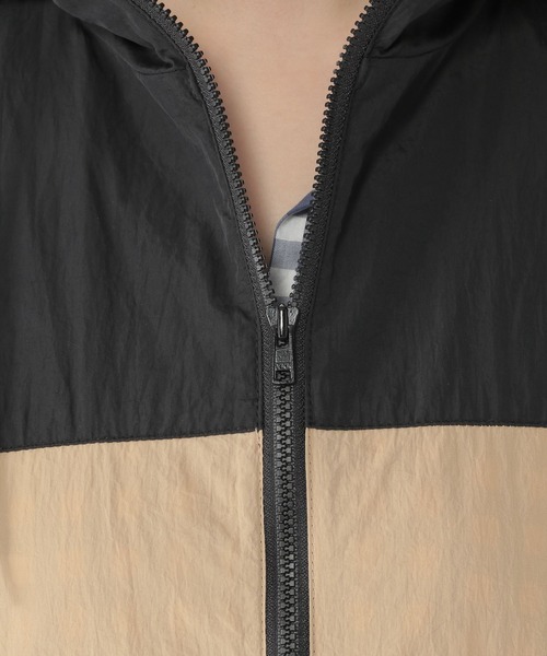 studio CLIP（スタディオクリップ）の「【撥水/ポケッタブル】レジャーバイカラーマウンテンパーカー（マウンテンパーカー・レディース・ベージュ/カーキ/ブラウン/ピンク・FREE）」の9枚目の写真