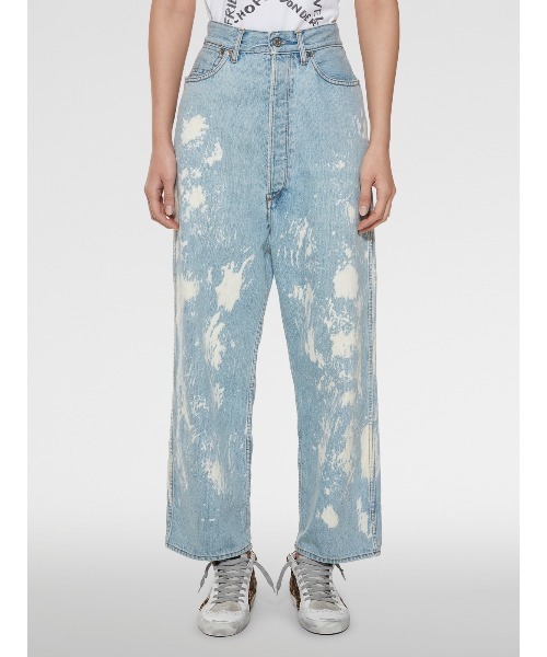 GOLDEN GOOSE（ゴールデングース）の「GOLDEN GOOSE Wide bleached denim（デニムパンツ・レディース・ライトインディゴブルー・28inch/29inch/26inch/27inch）」の2枚目の写真