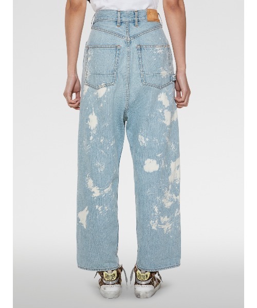 GOLDEN GOOSE（ゴールデングース）の「GOLDEN GOOSE Wide bleached denim（デニムパンツ・レディース・ライトインディゴブルー・28inch/29inch/26inch/27inch）」の3枚目の写真
