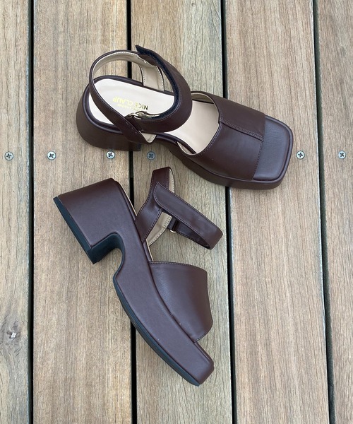 one after another NICE CLAUP(ワンアフターアナザーナイスクラップ)の「バイキーヒールストラップサンダル(サンダル・レディース・ブラウン/イエロー/アイボリー・SMALL/MEDIUM/LARGE)」の17枚目の写真