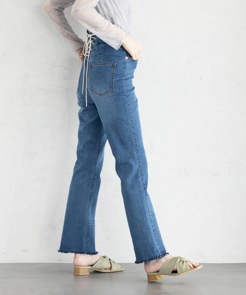 GeeRA（ジーラ）の「バックレースアップデニムパンツ（デニムパンツ・レディース・ライトブルー/ネイビー・MEDIUM/LARGE/X-LARGE）」の16枚目の写真