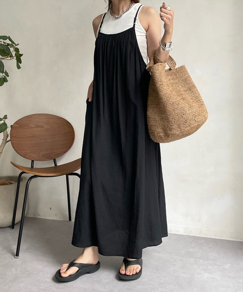 DouDou(ドゥドゥ)の「バッククロスギャザーキャミワンピース(ワンピース・レディース・ブラック/ブラウン/ピンク・FREE)」の5枚目の写真