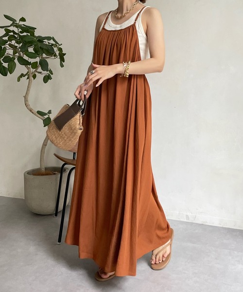 DouDou(ドゥドゥ)の「バッククロスギャザーキャミワンピース(ワンピース・レディース・ブラック/ブラウン/ピンク・FREE)」の12枚目の写真