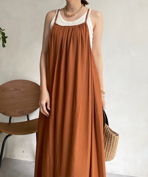 DouDou(ドゥドゥ)の「バッククロスギャザーキャミワンピース(ワンピース・レディース・ブラック/ブラウン/ピンク・FREE)」の15枚目の写真