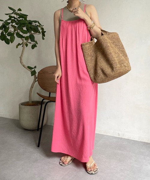 DouDou(ドゥドゥ)の「バッククロスギャザーキャミワンピース(ワンピース・レディース・ブラック/ブラウン/ピンク・FREE)」の21枚目の写真