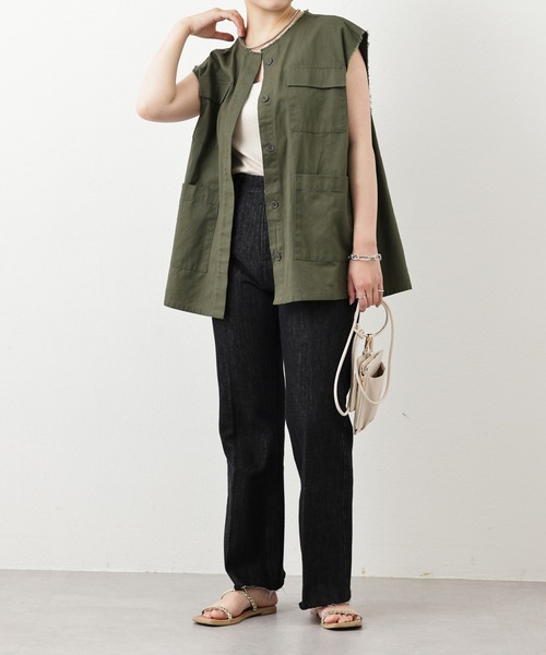 natural couture(ナチュラルクチュール)の「ポケットデザインミリタリーベスト(ベスト・レディース・ベージュ/オフホワイト/カーキ・FREE)」の14枚目の写真