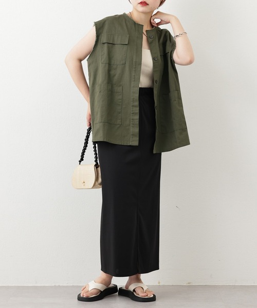 natural couture(ナチュラルクチュール)の「ポケットデザインミリタリーベスト(ベスト・レディース・ベージュ/オフホワイト/カーキ・FREE)」の15枚目の写真