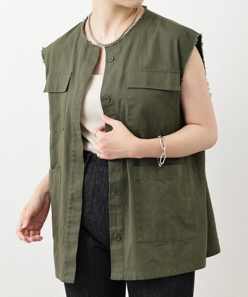 natural couture(ナチュラルクチュール)の「ポケットデザインミリタリーベスト(ベスト・レディース・ベージュ/オフホワイト/カーキ・FREE)」の13枚目の写真
