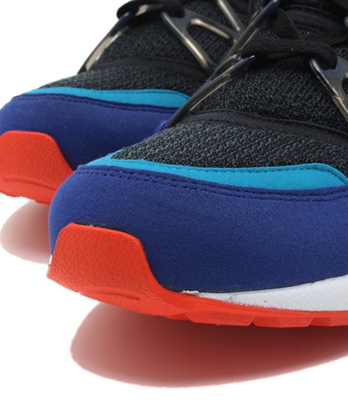 NIKE（ナイキ）の「ユニセックス ナイキ エアハラチ ライト NIKE AIR HUARACHE LIGHT 306127-480（スニーカー・メンズ・ブルー・26cm/27.5cm）」の2枚目の写真