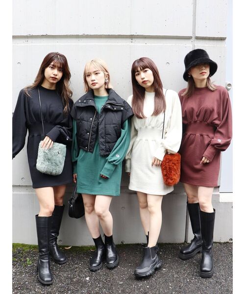 Champion（チャンピオン）の「【MURUA別注】Champion スウェットワンピース（ワンピース・レディース・ブラック/ブラウン/アイボリー/グリーン・FREE）」の5枚目の写真