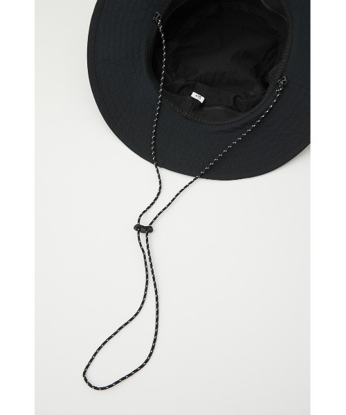 SLY（スライ）の「DUALABLE WATER-REPELLENT HAT デュアラブルウォーターリペラント バケットハット（ハット・レディース・ブラック/キャメル・FREE）」の4枚目の写真