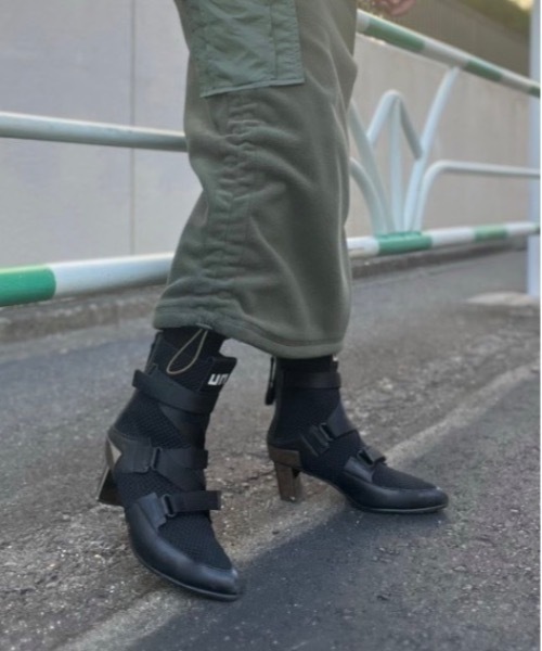UNITED NUDE(ユナイテッドヌード)の「Luxor Sport Mid(ブーツ・レディース・ブラック/グレー・40/38/39/36/37/35)」の4枚目の写真