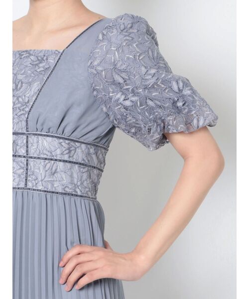 MERCURYDUO（マーキュリーデュオ）の「レースドッキングパフスリーブドレス（ワンピース・レディース・ブラック/ブルー・SMALL/MEDIUM）」の4枚目の写真