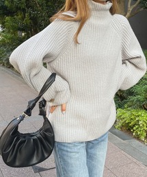 韓国っぽい上品な柔らかいニット♪ 袖ボタンデザインハイネックニット