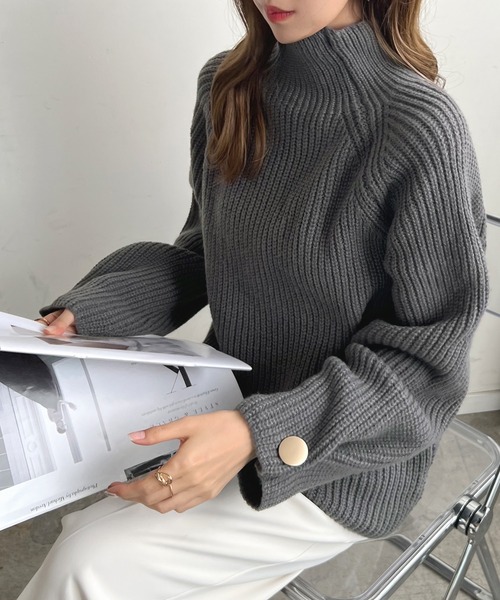 Futier land（フューティアランド）の「韓国っぽい上品な柔らかいニット♪ 袖ボタンデザインハイネックニット（ニット/セーター・レディース・ブラック/グレー/グレイッシュベージュ/アイボリー/グリーン系その他/ライトグレー/オレンジ・FREE）」の22枚目の写真